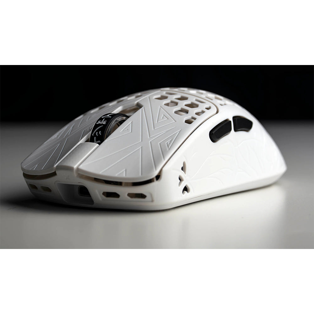 Arbiter Studio AKITSU MEDIUM 40g Carbon Fiber 8K Wireless Gaming Mouse White