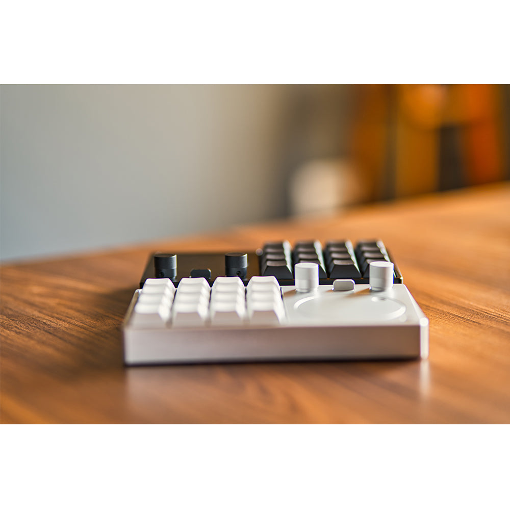 Binepad(バインパッド) BNK-16 CNCマクロパッド キーボード 有線 Black
